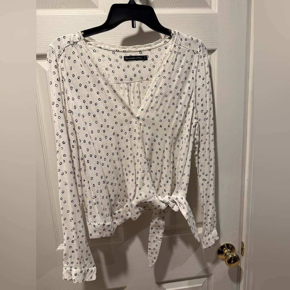 Abercrombie & Fitch White and Black Patterned Wrap Blouse